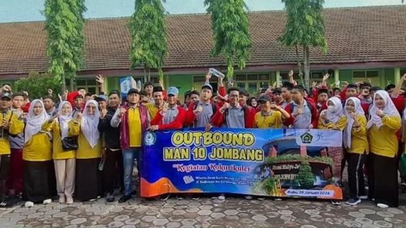 Outbound Kelas X MAN 10 Jombang Perkuat  Kekompakan dan Karakter Siswa