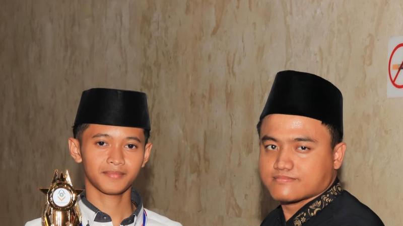 Keberkahan Muharam 1448 H, Siswa Tahfidz MAN 10 Jombang Raih Juara II MHQ Festival Remaja Islam (FRI)